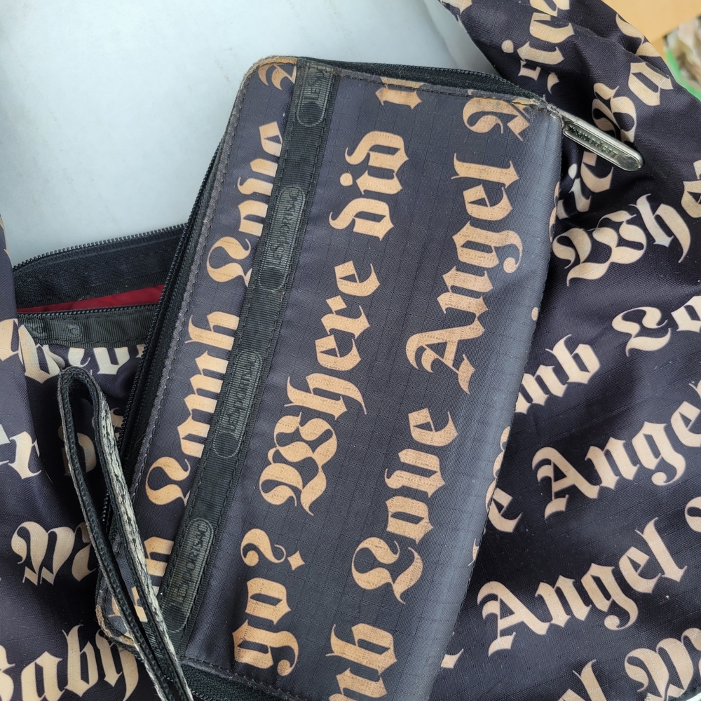 Lesportsac Black and Cream 'Baby Lamb' Script Shoulder Bag - Picture 4 of 6